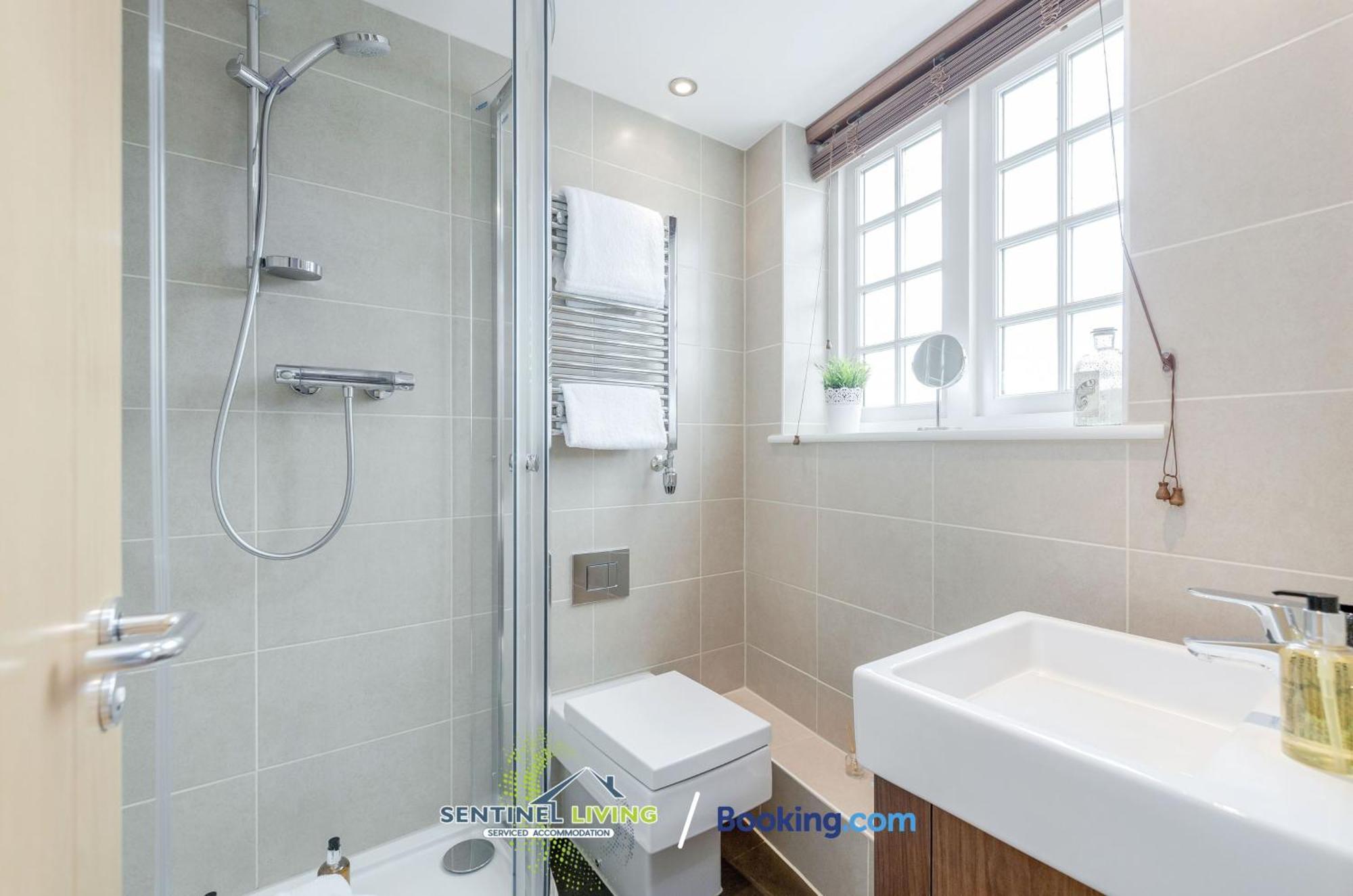 Ferienwohnung Windsor Flat 2 Bed By Sentinel Living With Free Wifi And Parking Exterior foto